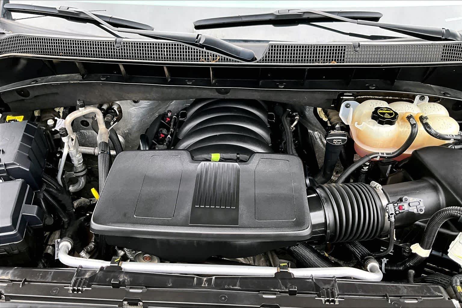 Used 2025 Black Chevrolet LT image 32
