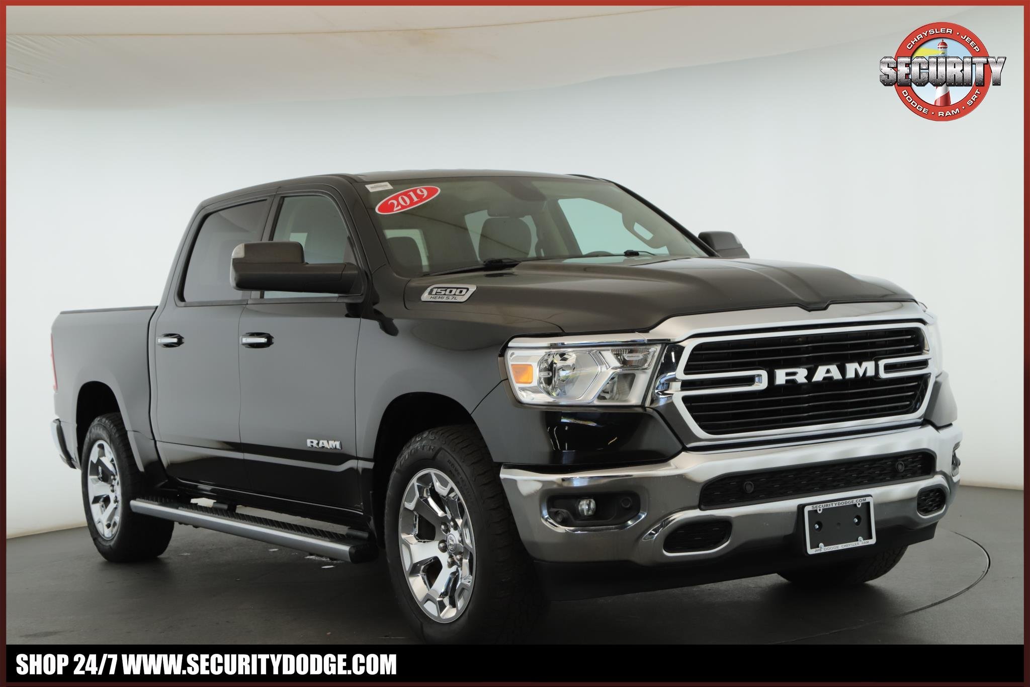 Used 2019 Diamond Black Crystal Pearlcoat Ram Big Horn 4x4 Crew Cab 5