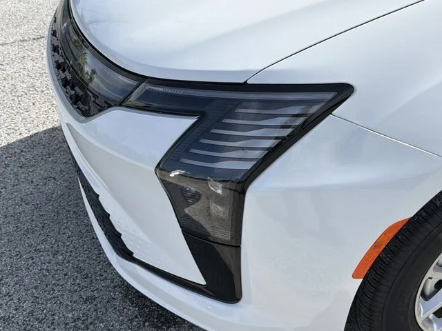 New 2027 Bright White Clear-Coat Exterior Paint Chrysler Select image 8