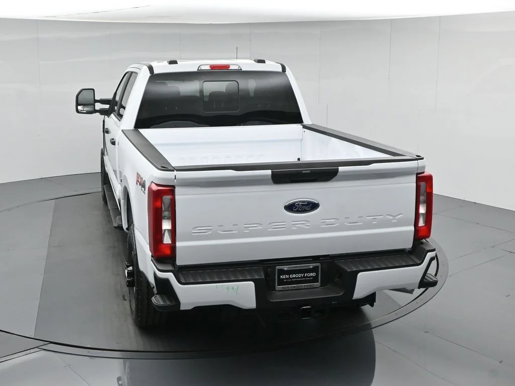 New 2026 Oxford White Ford XL image 38
