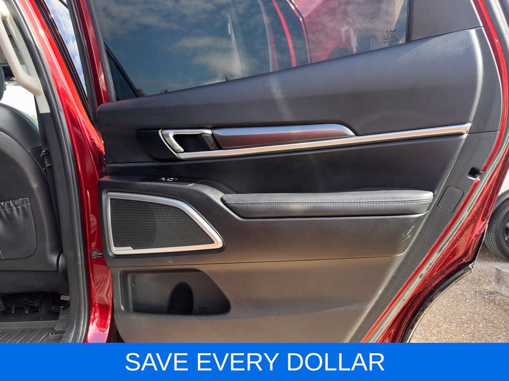 Used 2023 Red Kia S image 16