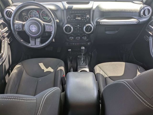 Used 2015 Green Jeep Unlimited Sahara image 13