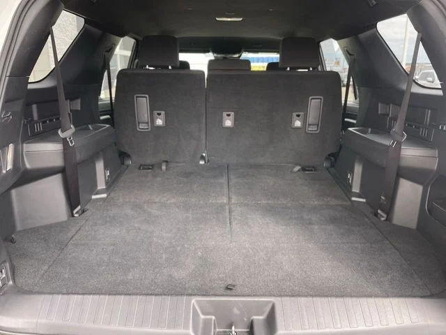 Used 2025 White Toyota SR5 image 23