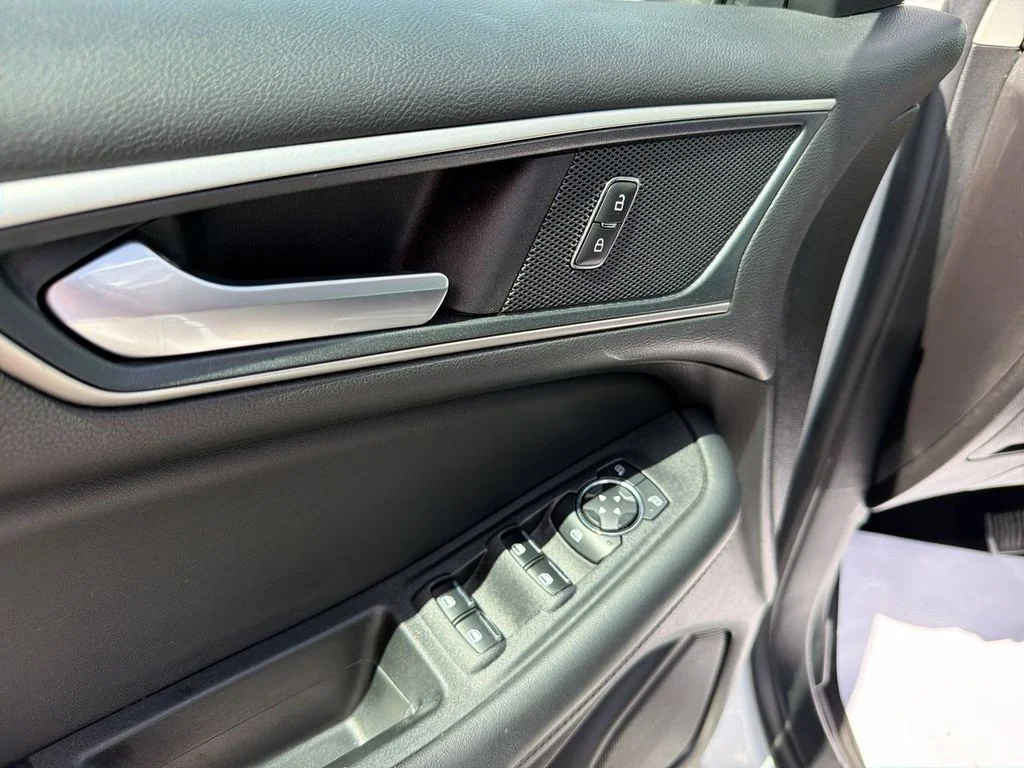 Used 2024 White Ford SEL image 19