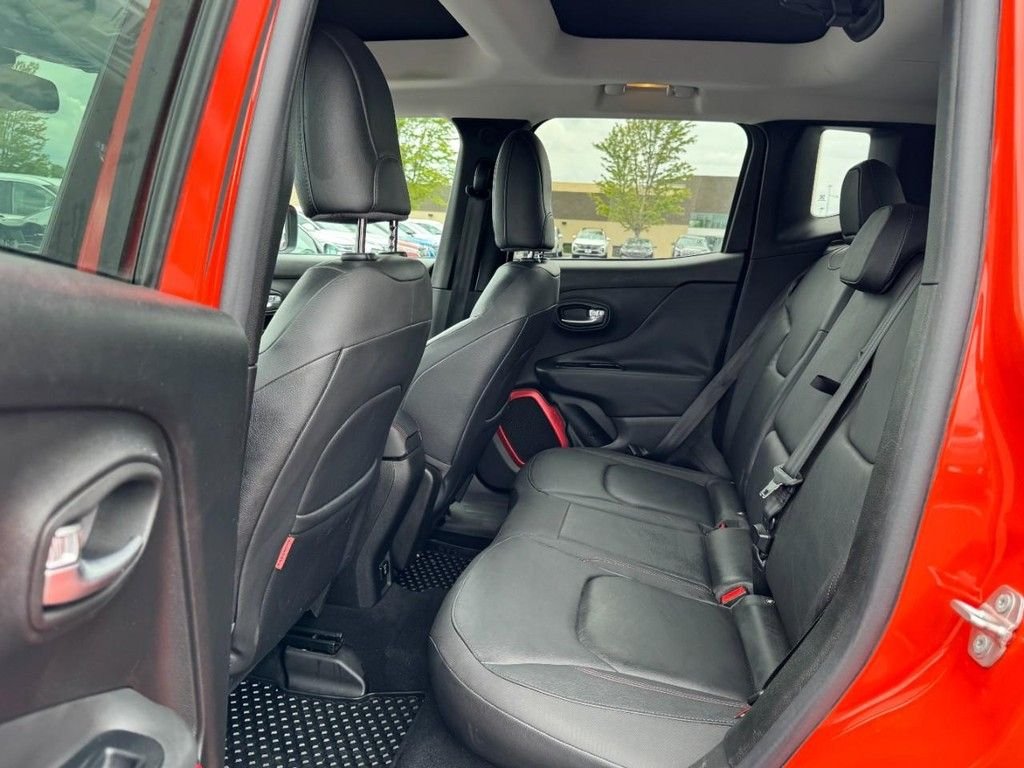 Used 2016 Orange Jeep Trailhawk image 10