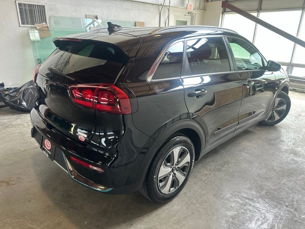 Used 2019 Black Kia LX image 5