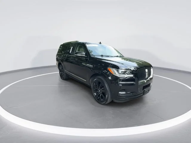 Used 2022 Black Lincoln Reserve image 2