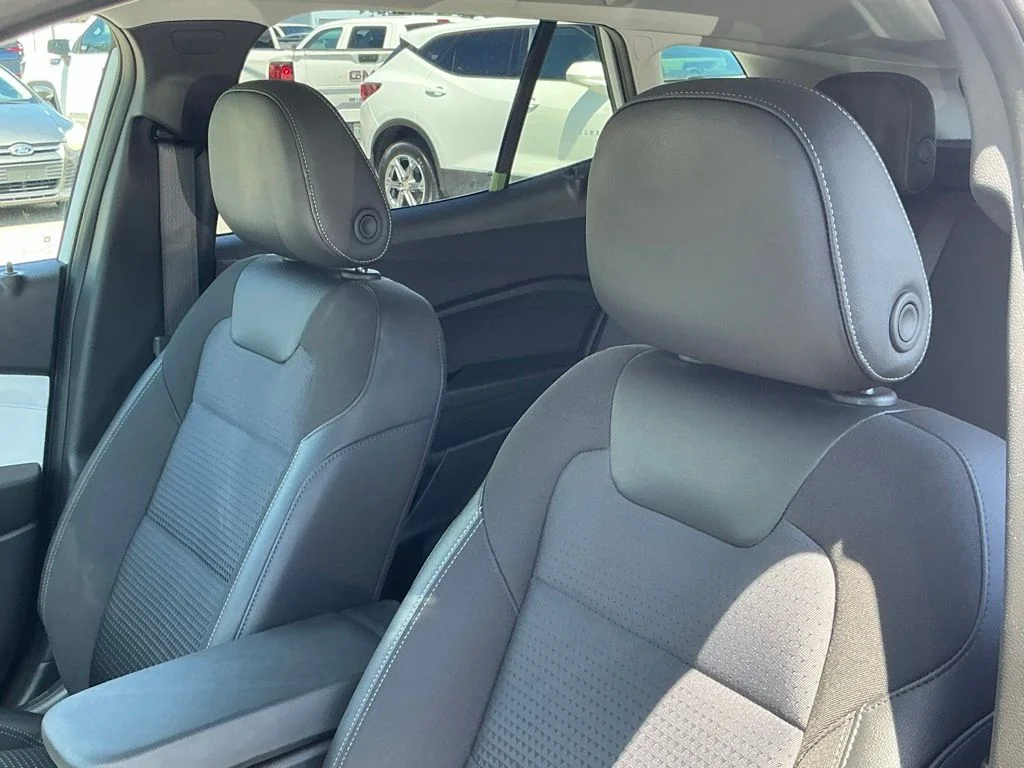 Used 2025 White Chevrolet LT image 20