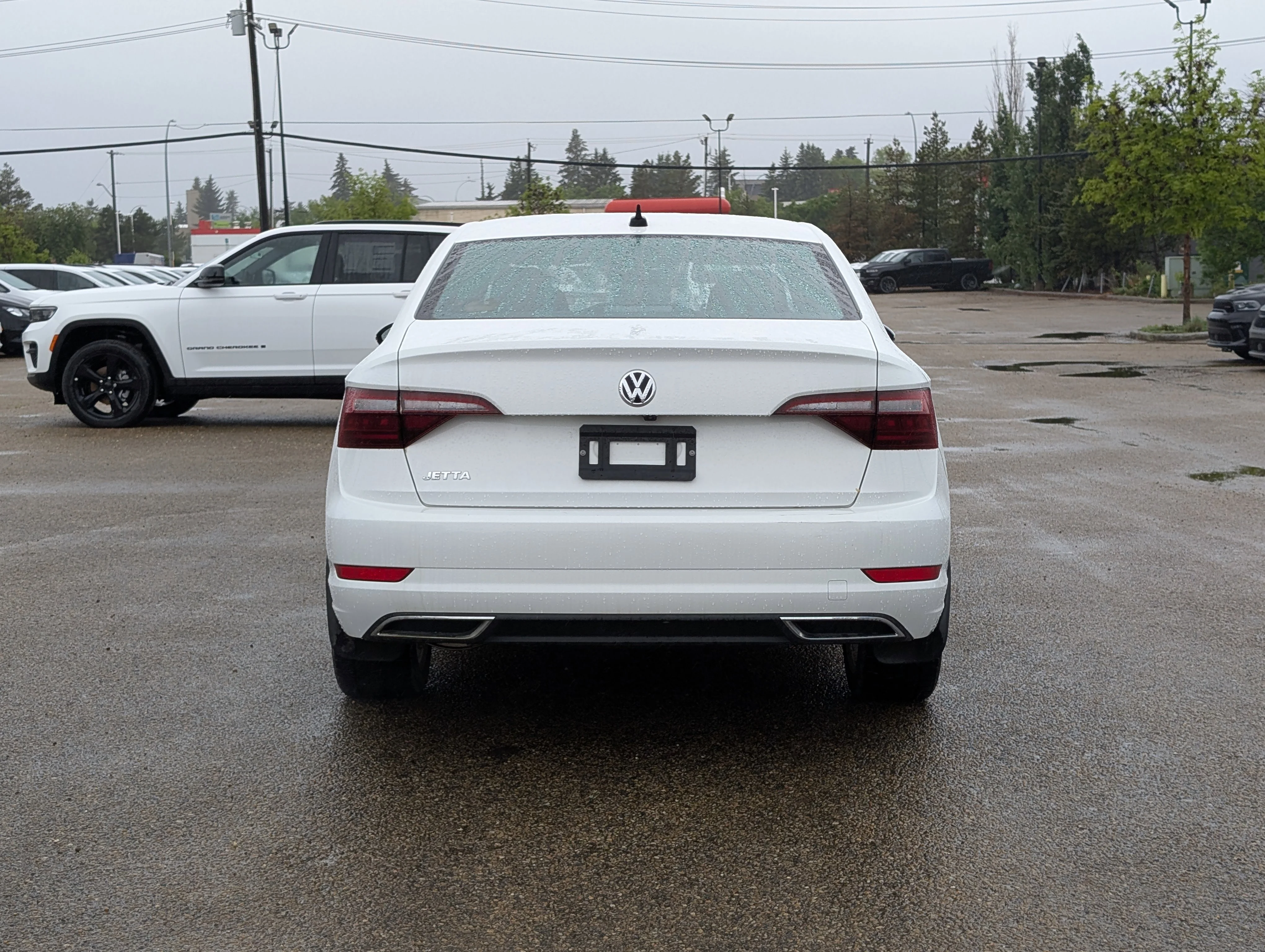 Used 2020 Pure White Volkswagen Execline image 5