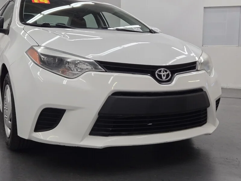 Used 2014 SUPER WHITE Toyota L image 5