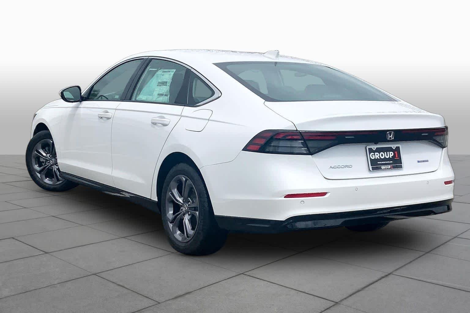 New 2026 Platinum White Pearl Honda EX-L Hybrid image 11