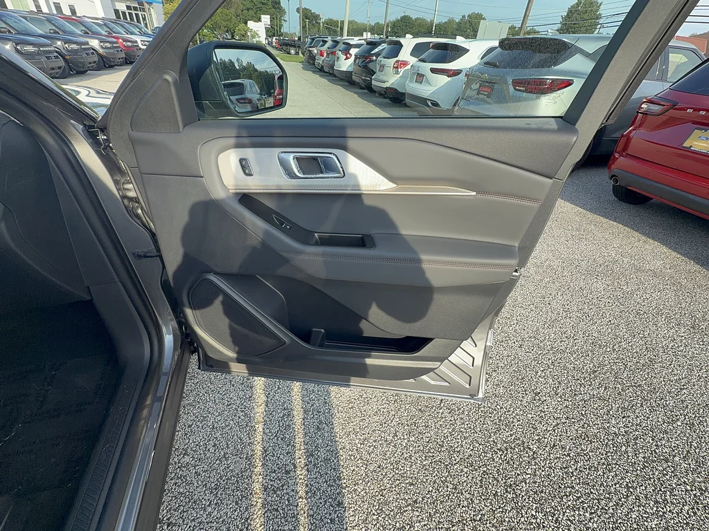 New 2026 Carbonized Gray Metallic Ford Active image 25