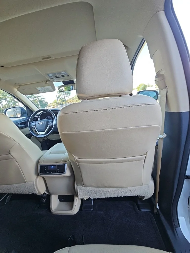 Used 2017 White Toyota XLE image 21