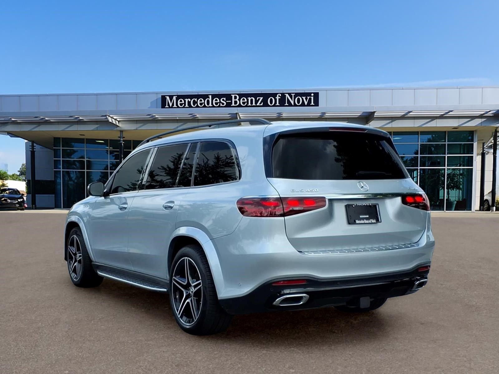 Certified Used 2024  Mercedes-Benz GLS 450 image 3