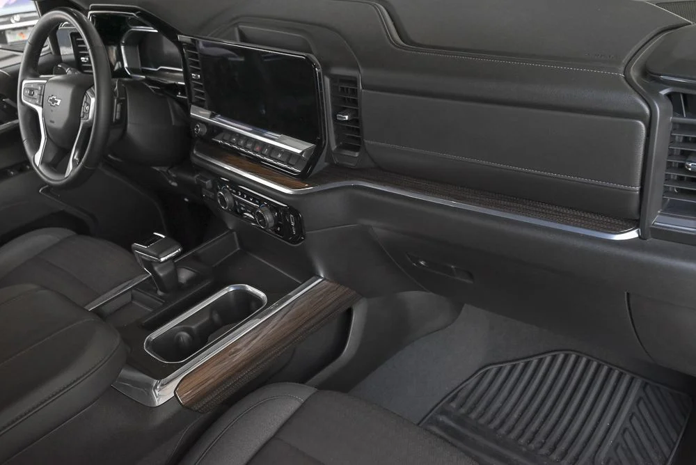 Used 2025 Black Chevrolet RST image 8