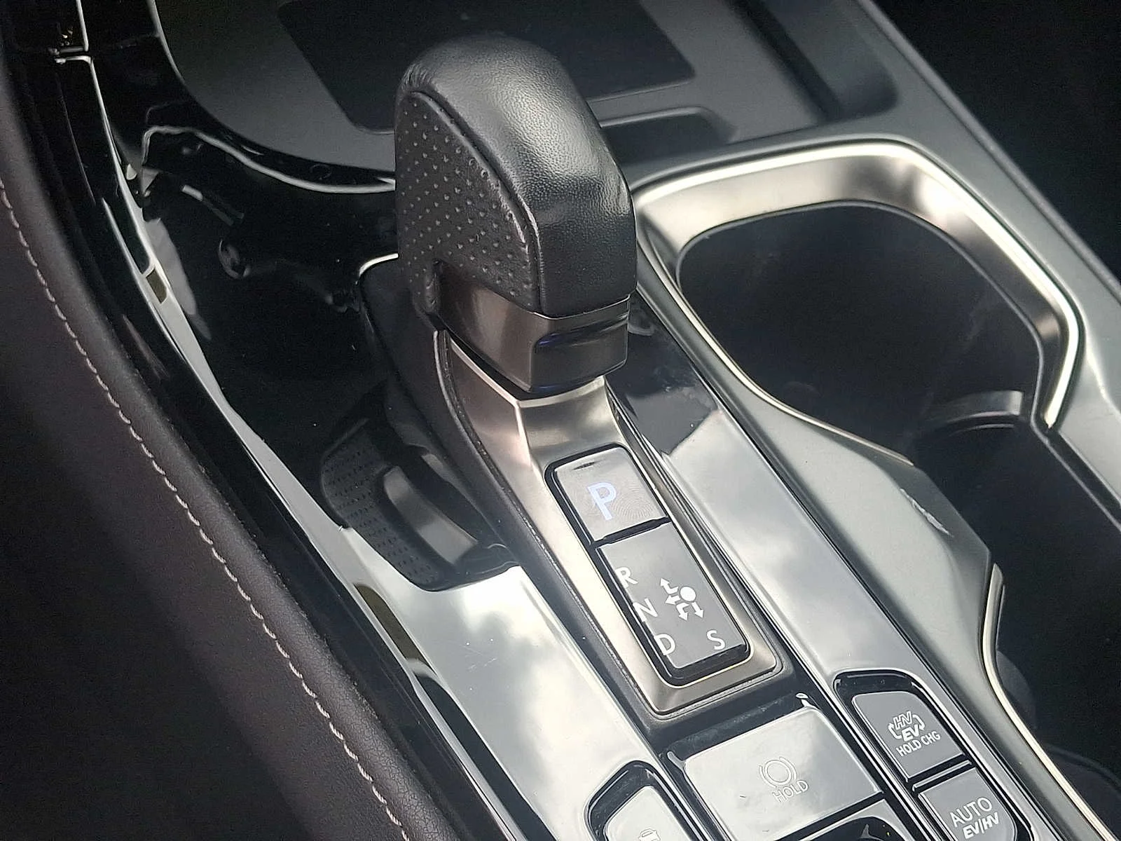 Used 2024  Lexus NX 450h+ F SPORT Handling image 16