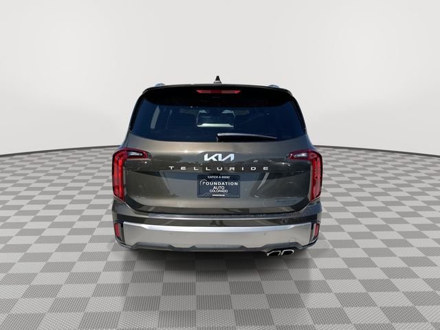 Certified Used 2025 Green Kia S image 8