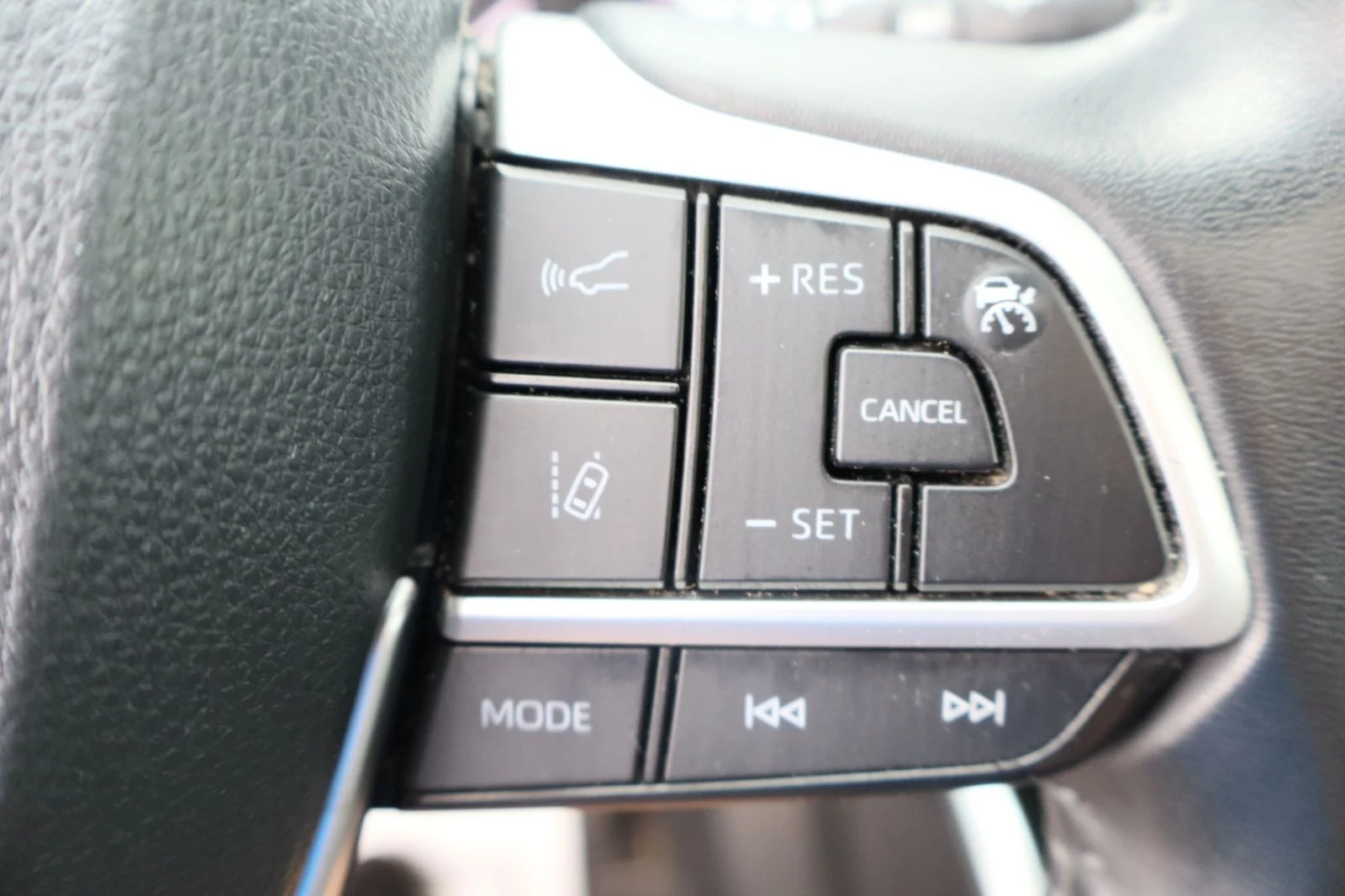 Used 2023 Midnight Black Metallic Toyota XLE image 20