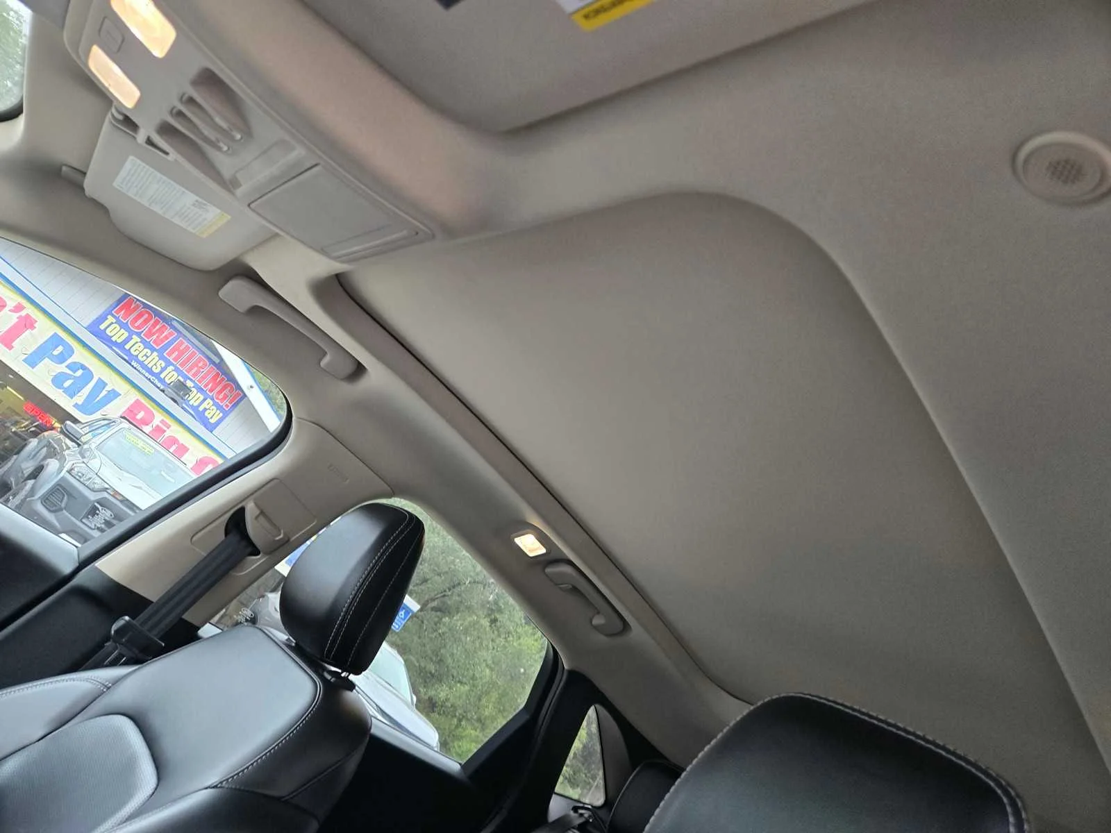 Used 2020  Ford SEL image 16