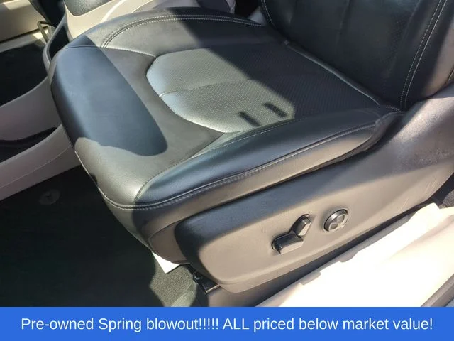 Used 2023 Black Chrysler Touring L image 23