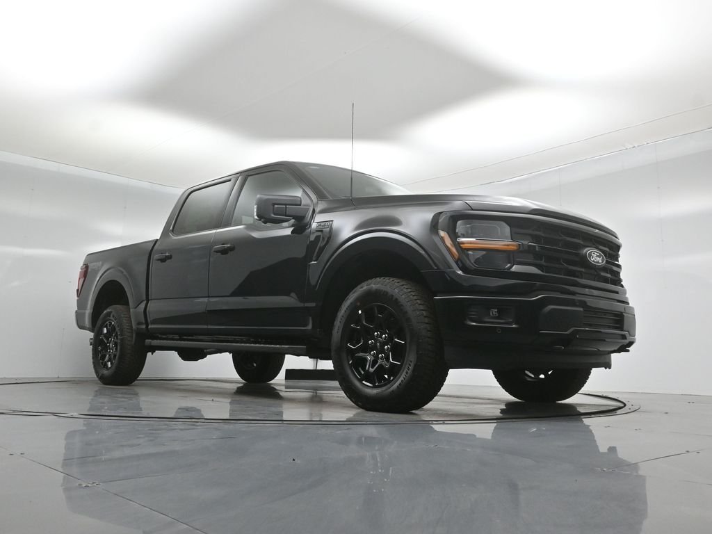 New 2026 Agate Black Metallic Ford XLT image 44