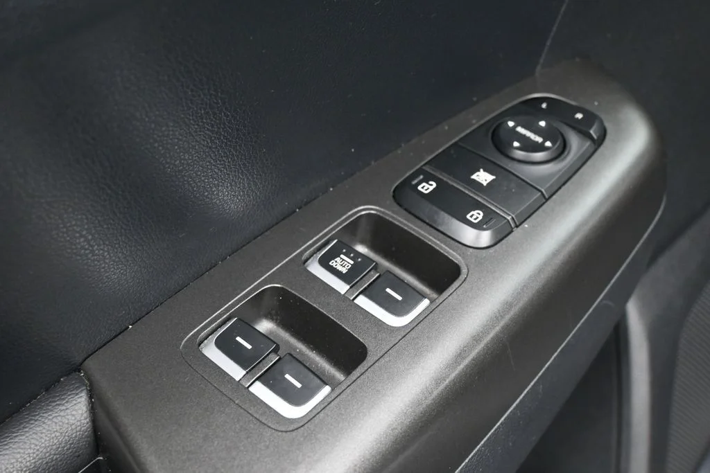 Used 2022 Steel Gray Kia LX image 13