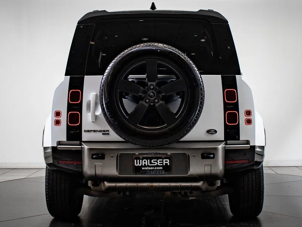 Used 2021 Fuji White Land Rover X-Dynamic HSE image 7