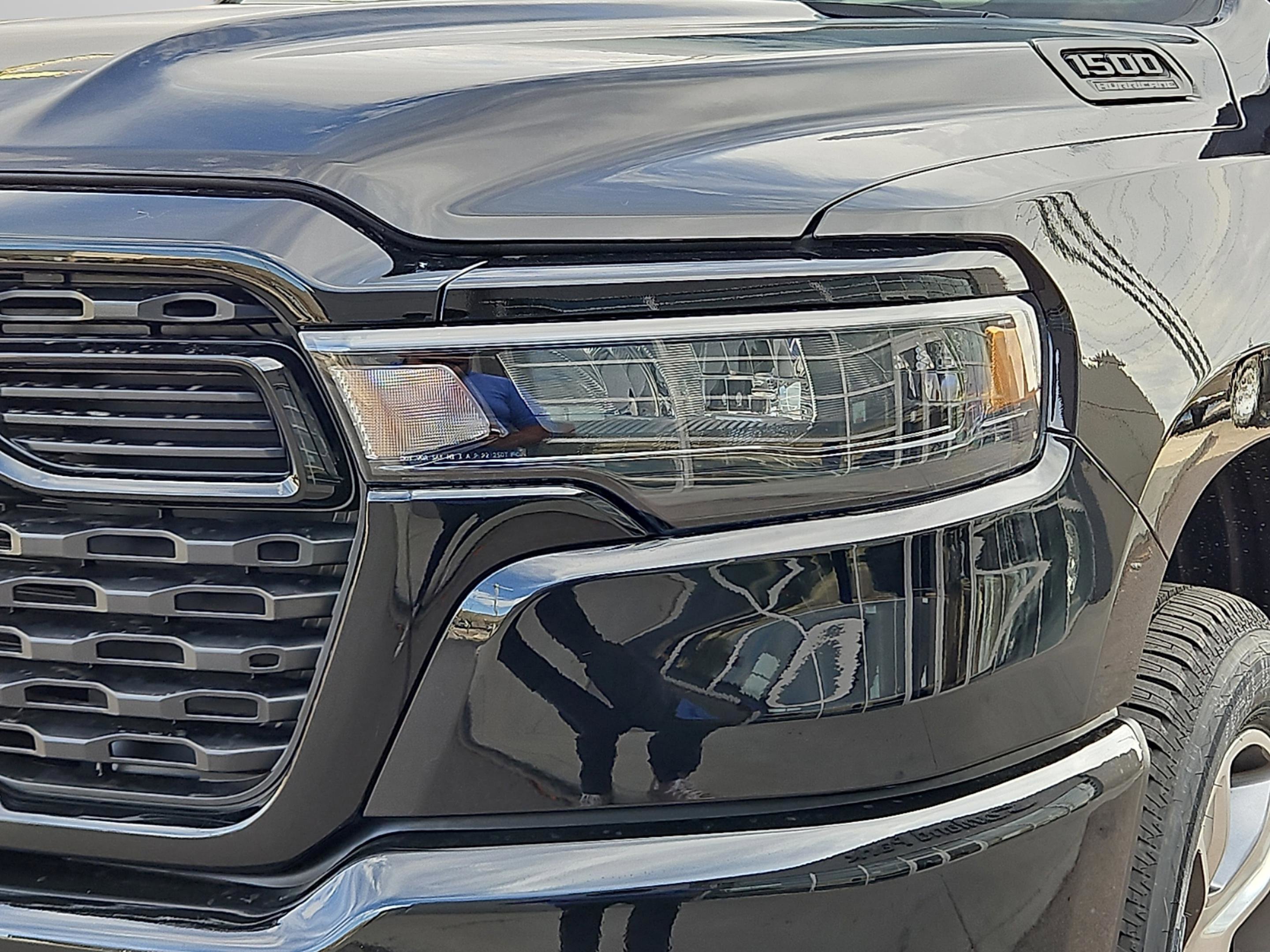New 2026 Diamond Black Crystal Pearl-Coat Exterior Paint RAM Express image 5