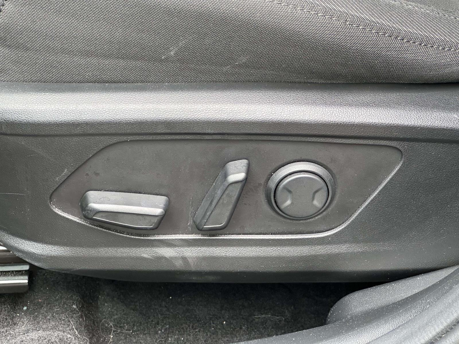 Used 2023 Gray Hyundai SEL image 17