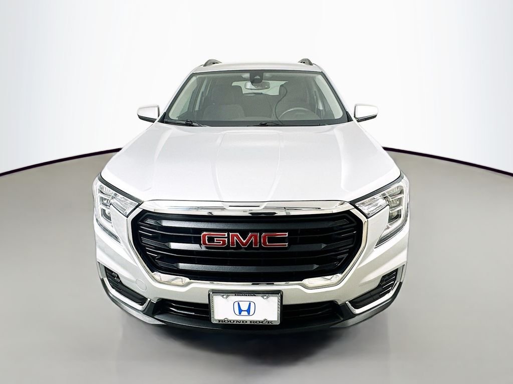 Used 2022 Quicksilver Metallic GMC SLE image 2