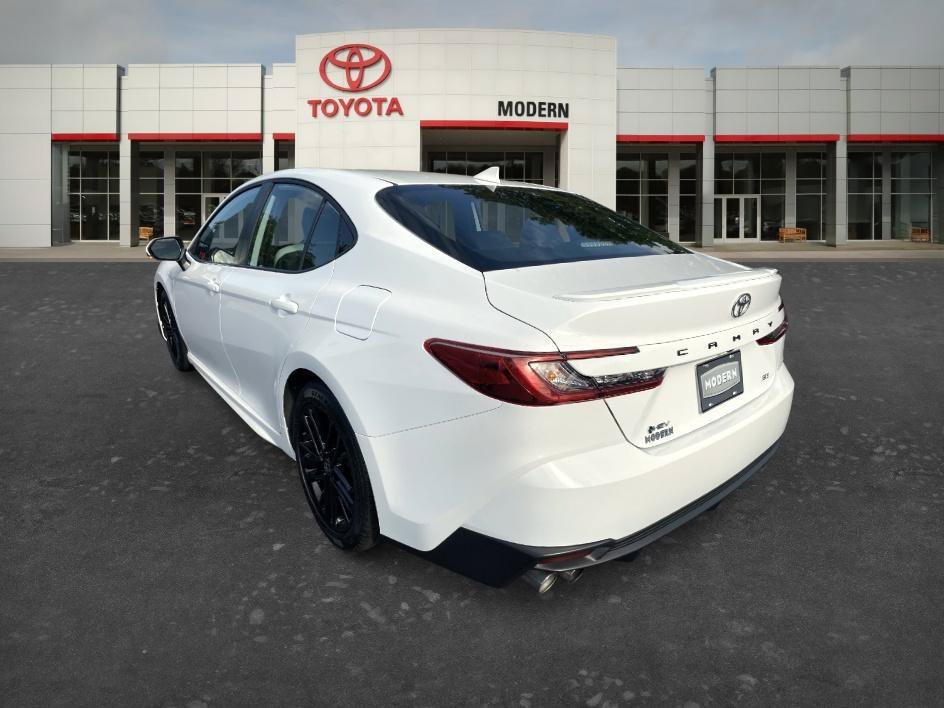 Used 2025 Ice Cap Toyota SE image 7