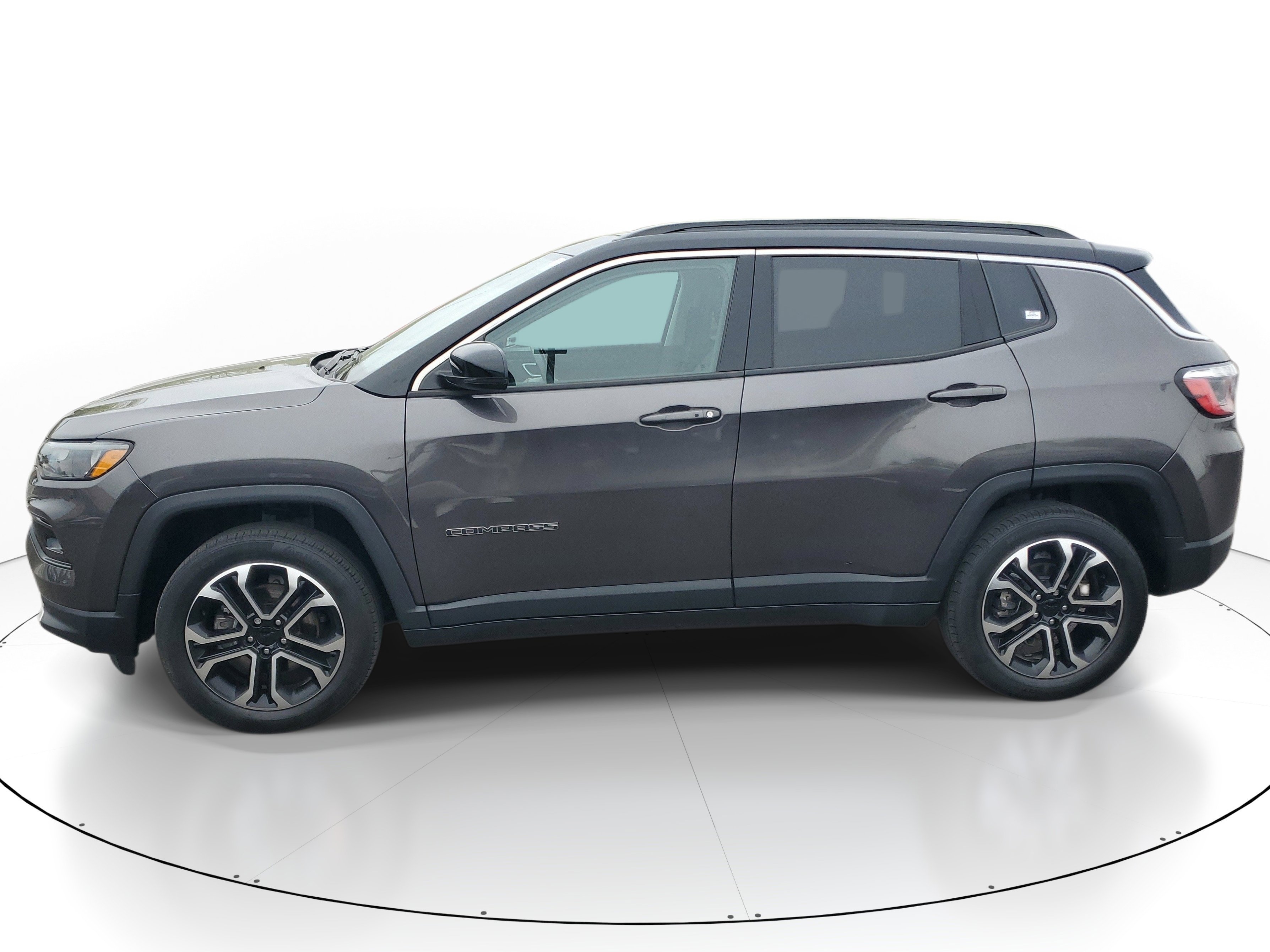 Used 2022 Granite Crystal Metallic Clearcoat Jeep Limited image 2