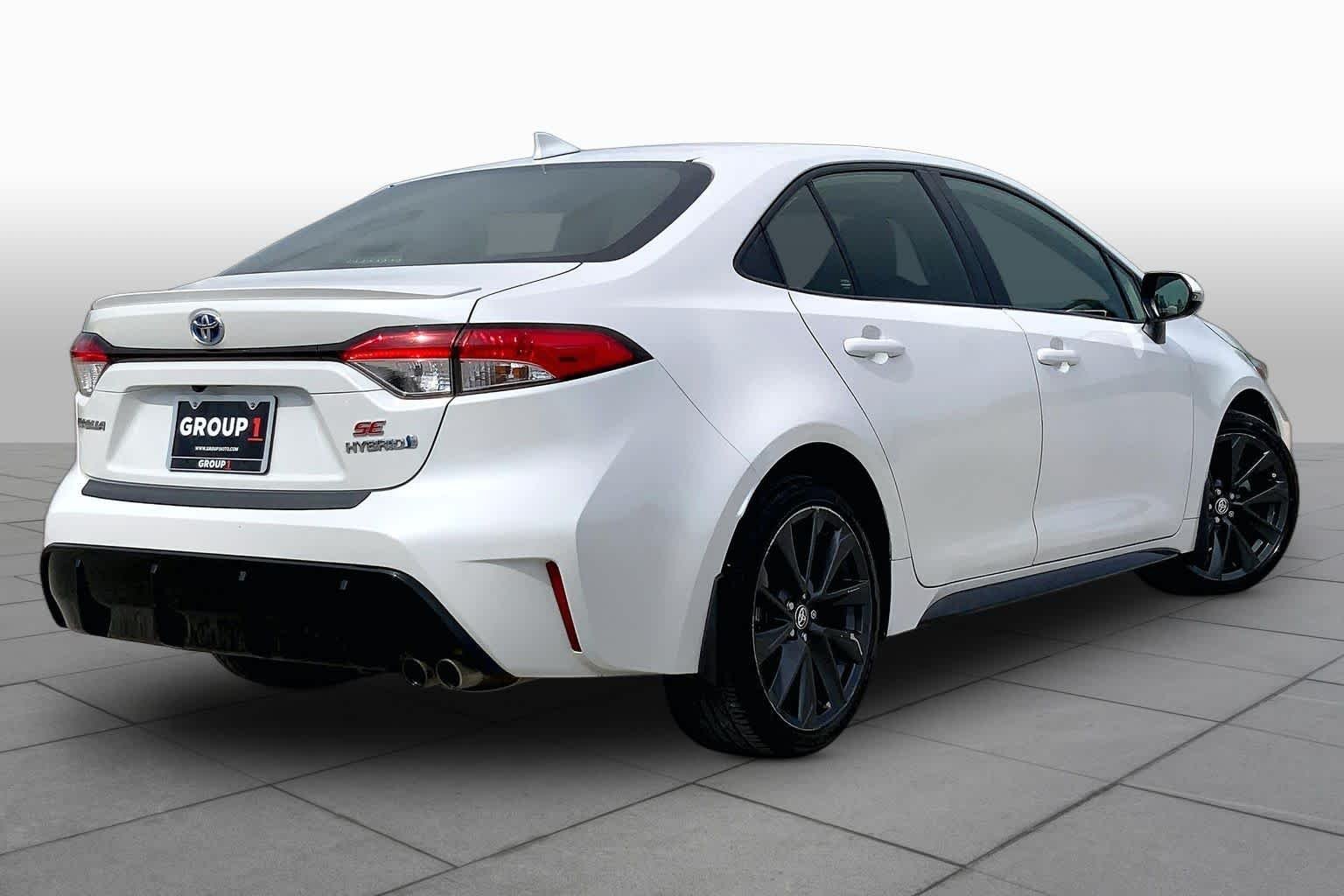 Used 2024 Wind Chill Pearl Toyota Hybrid SE image 13