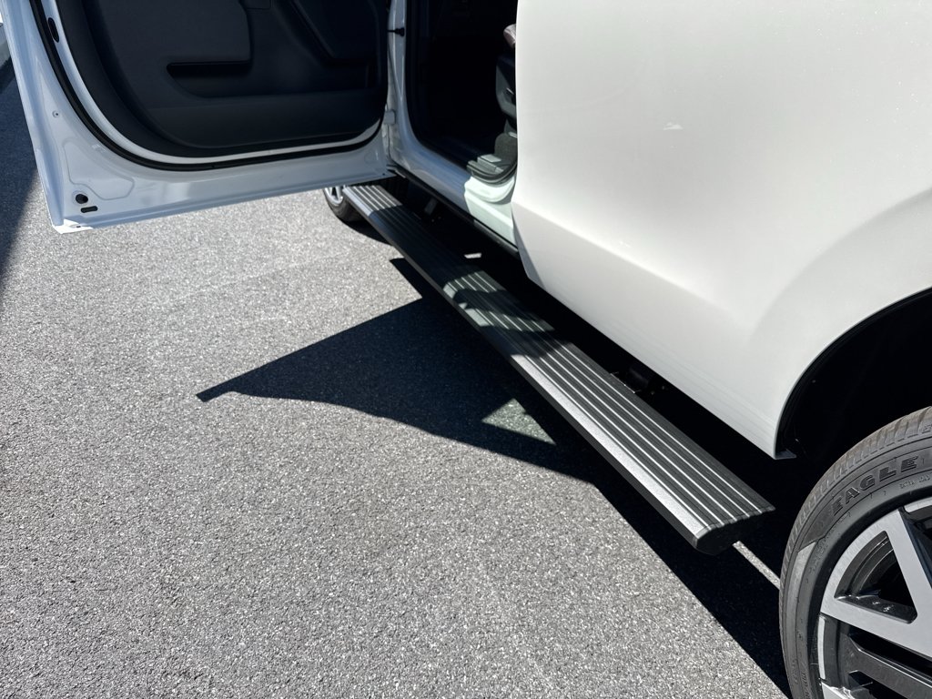 New 2026 Star White Metallic Tri-Coat Ford Platinum image 25