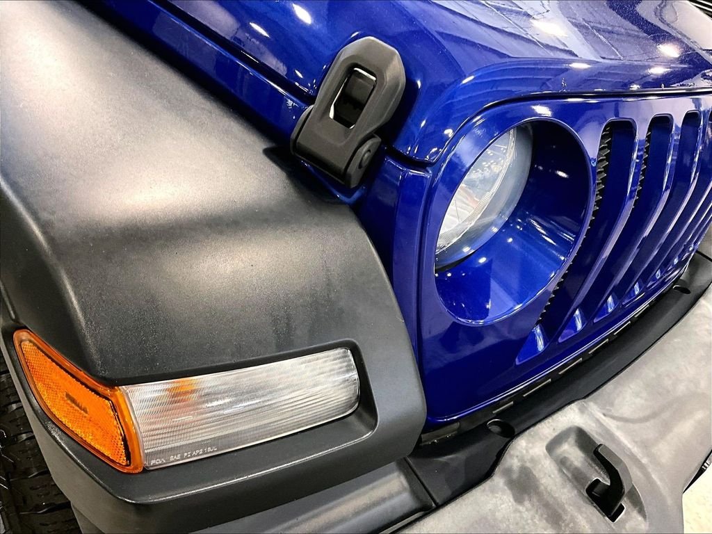 Used 2019 Blue Jeep Unlimited Sport S image 34