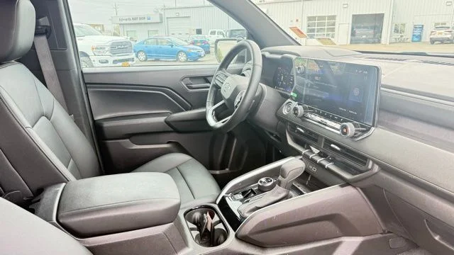 Used 2025 Black Chevrolet Trail Boss image 33