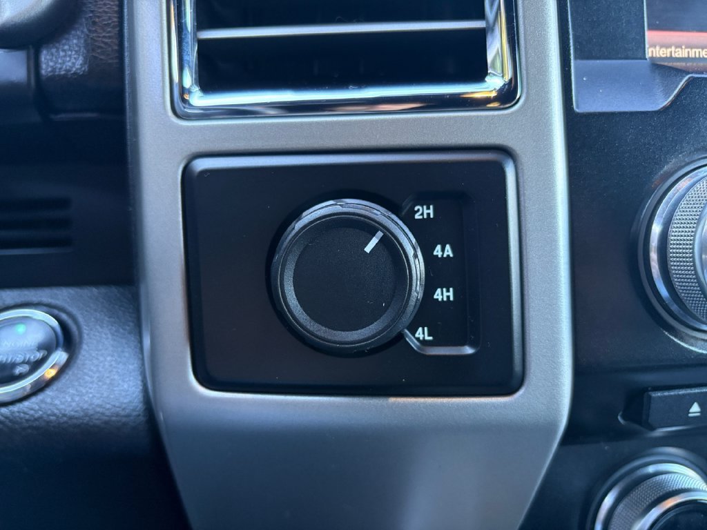 Used 2015 Silver Ford  image 16