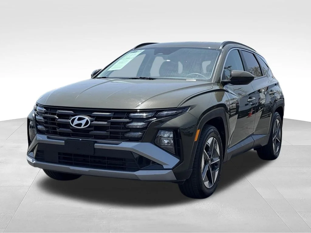 Used 2025 Green Hyundai SEL image 4