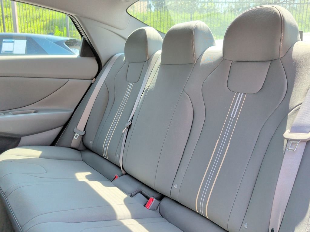 2025 Hyundai Elantra SEL - Photo 22