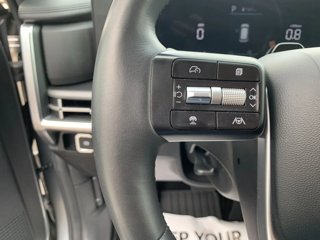 Used 2024 Silver Hyundai XRT image 27