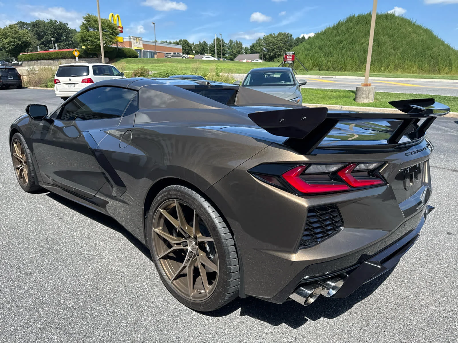 Used 2021 Zeus Bronze Metallic Chevrolet 2LT image 9
