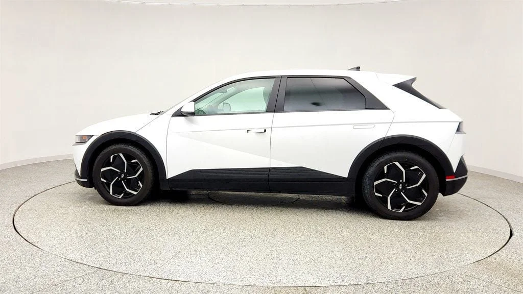 Used 2023 Atlas White Hyundai SEL AWD image 8