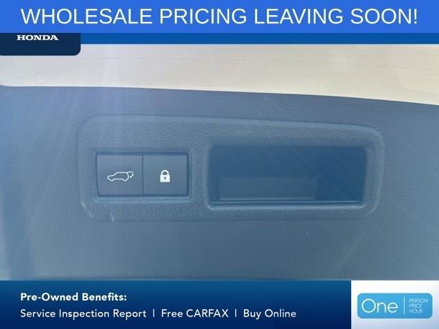 Used 2020 White Pearl Lexus 300h image 11