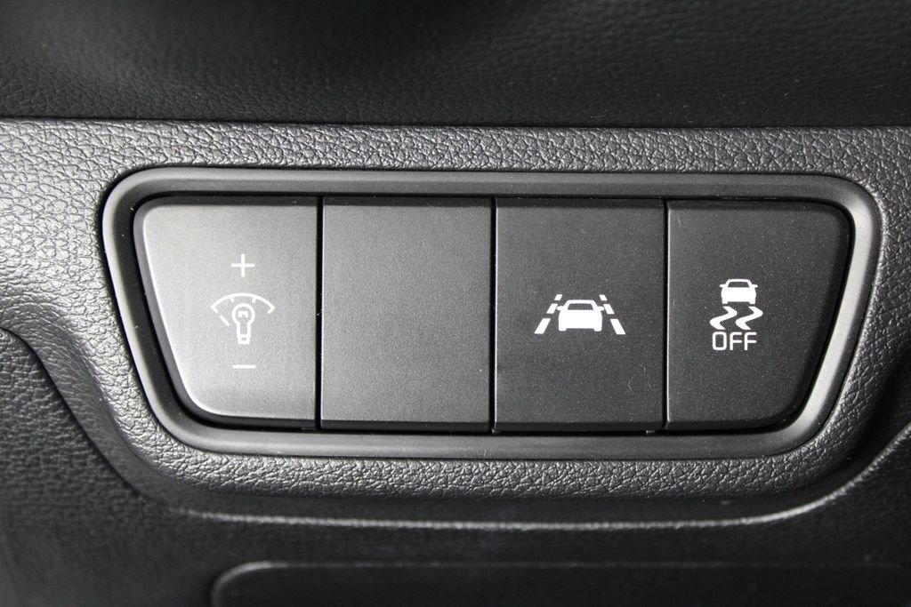 Used 2019 Black Kia FE image 22