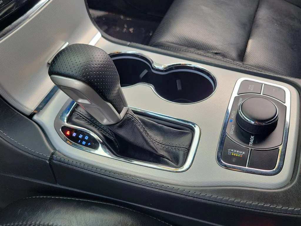 Used 2020 Crystal Metallic Jeep SRT image 14