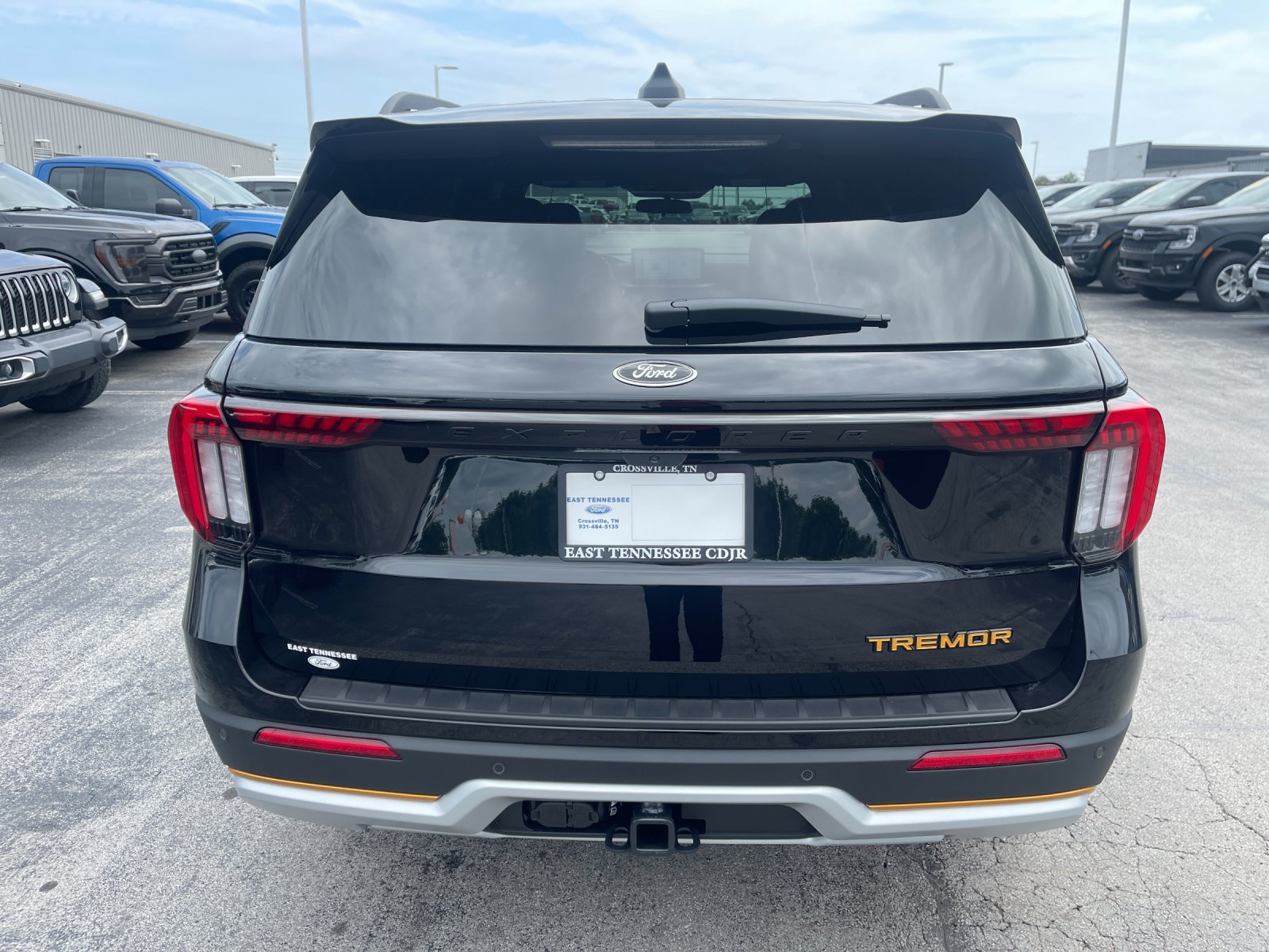 New 2026 Agate Black Metallic Ford Tremor image 4