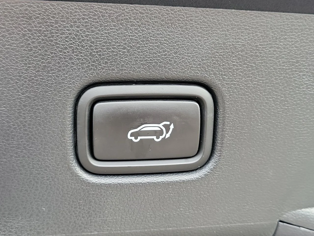 Used 2024 Black Hyundai Limited image 9