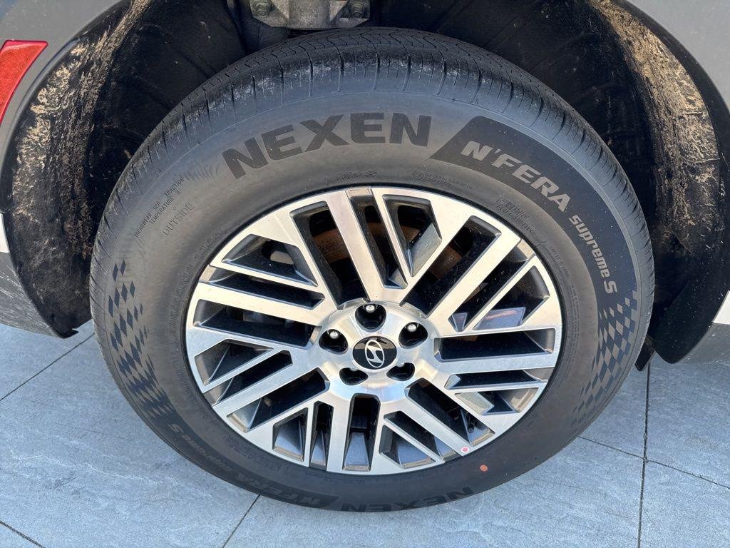 New 2026 Silver Hyundai SEL Premium AWD image 2
