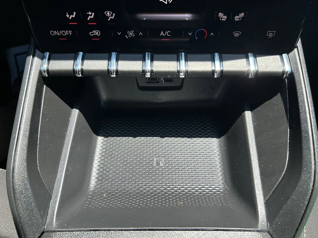 Used 2025 Ebony Twilight Metallic GMC Elevation image 26