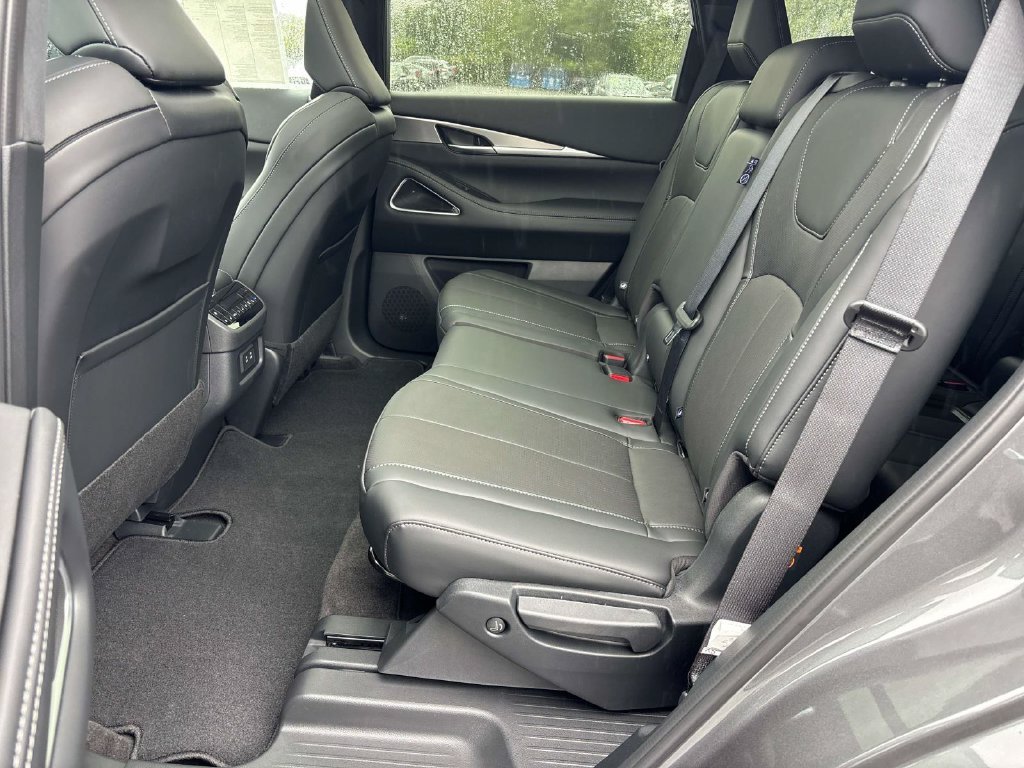 New 2027 Gray INFINITI LUXE image 7